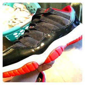 Jordan 11 low bred